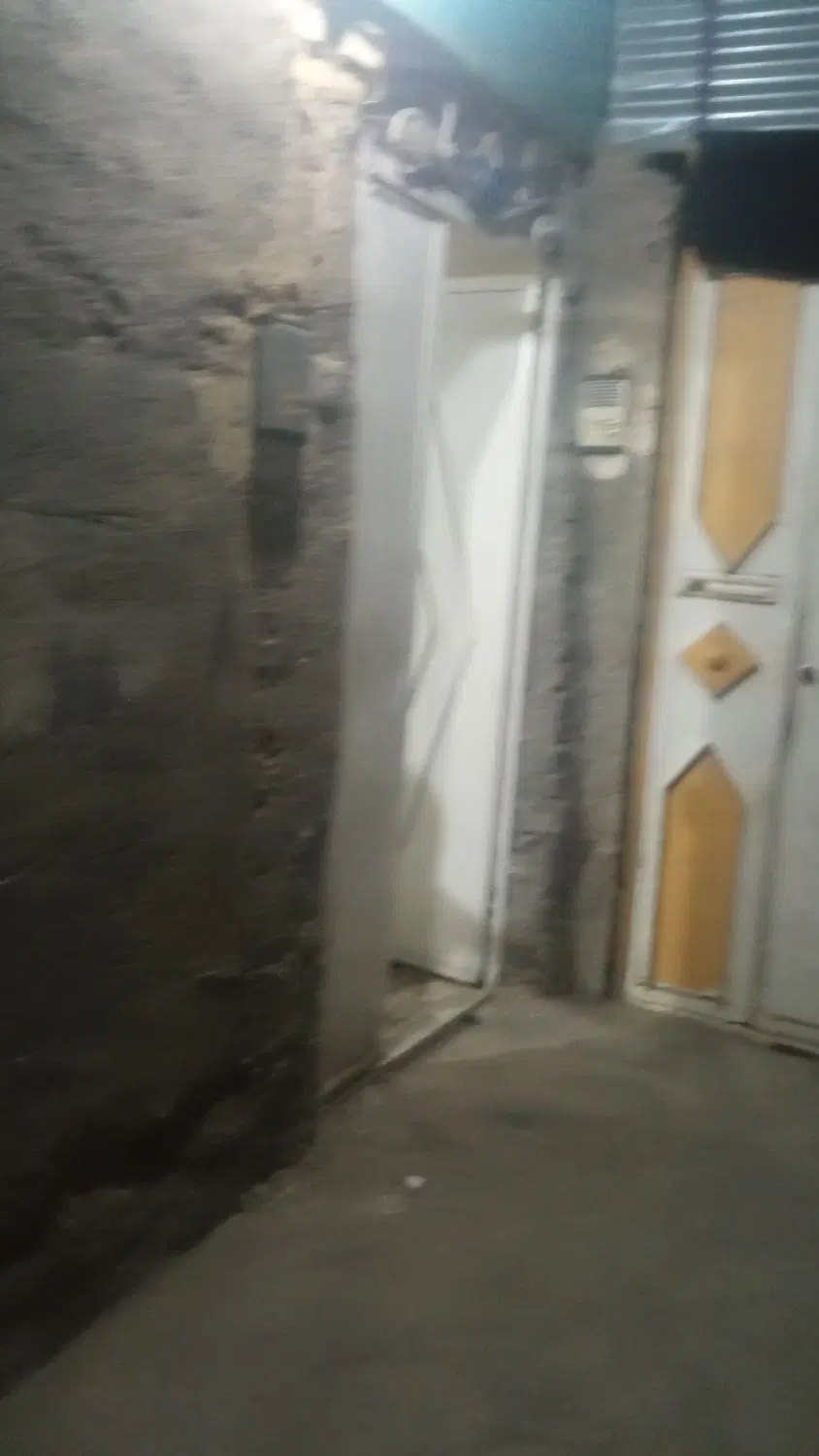 خونه تو کوچه امترونیم طبقه بالا