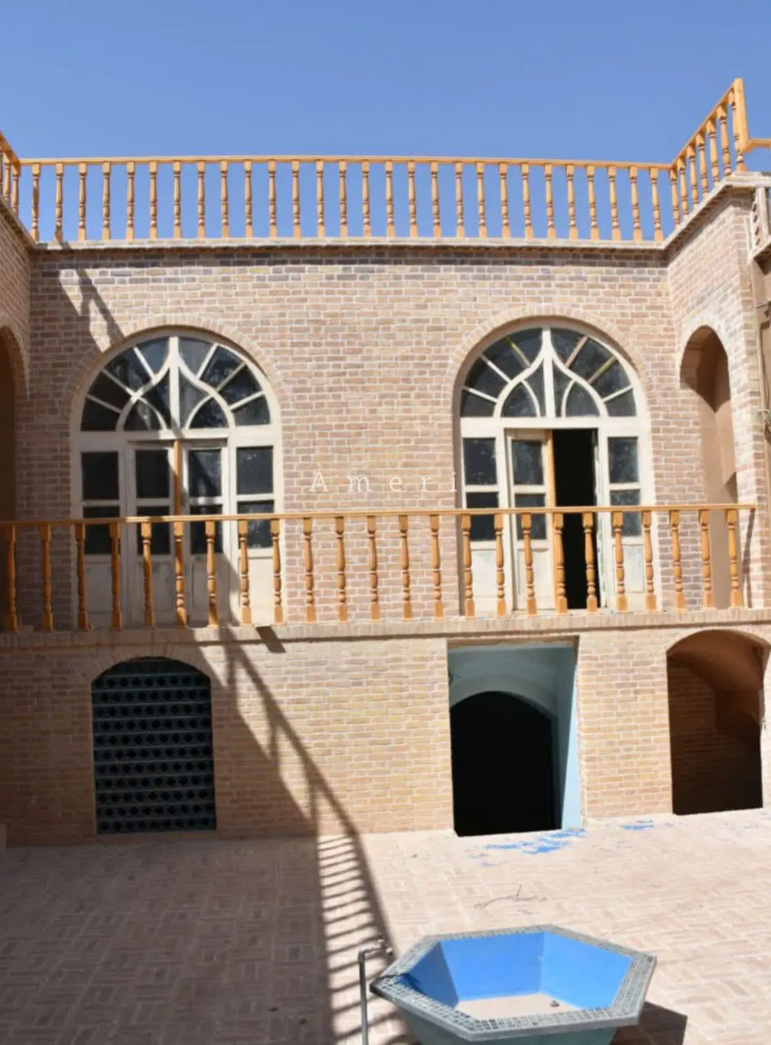 خانه سنتی _ خونه قدیمی مرمت شده 200 متری کوچه حنا