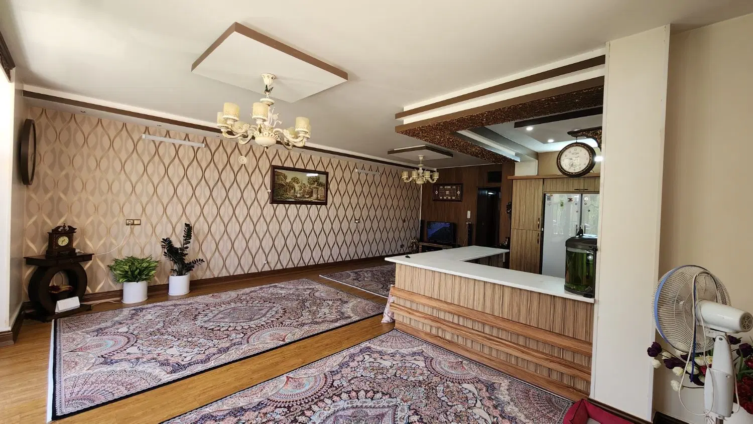 خانه اصفهان خ ارغوان جنوبی سه طرف نور تک واحدی