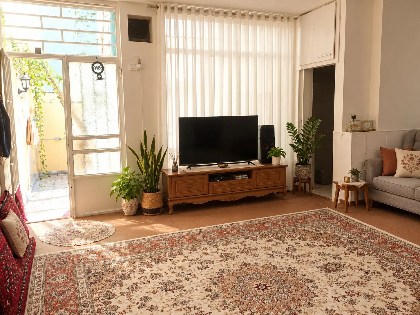 همکف راه جدا حیاط دار