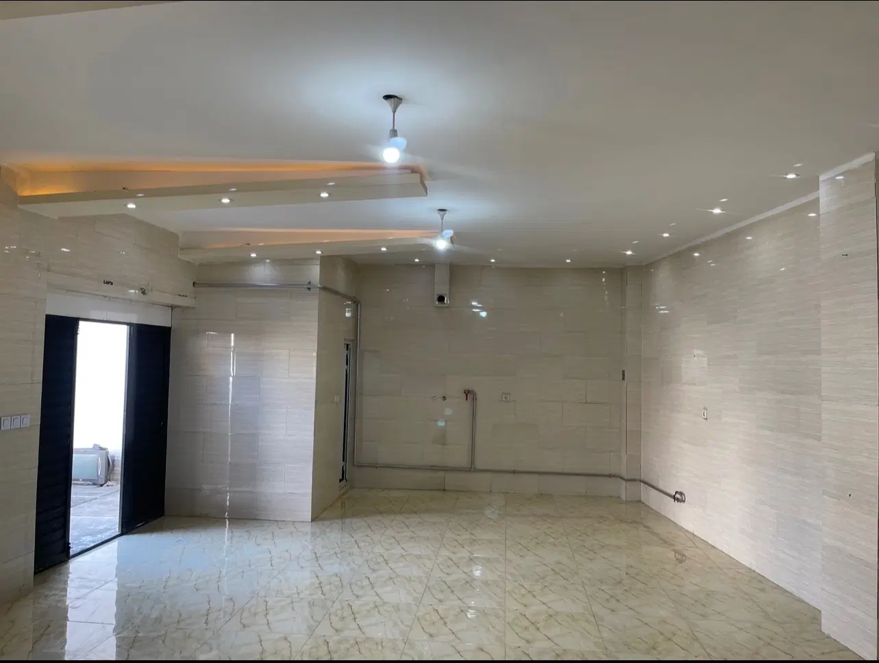 اجاره محوطه به همراه مغازه