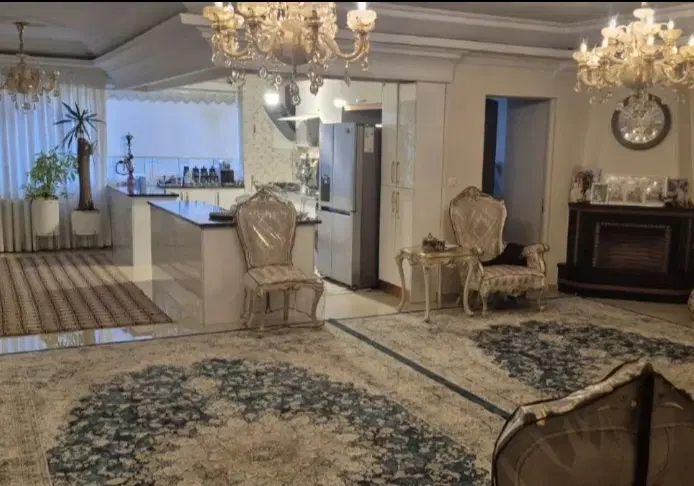 یک نفر همخونه