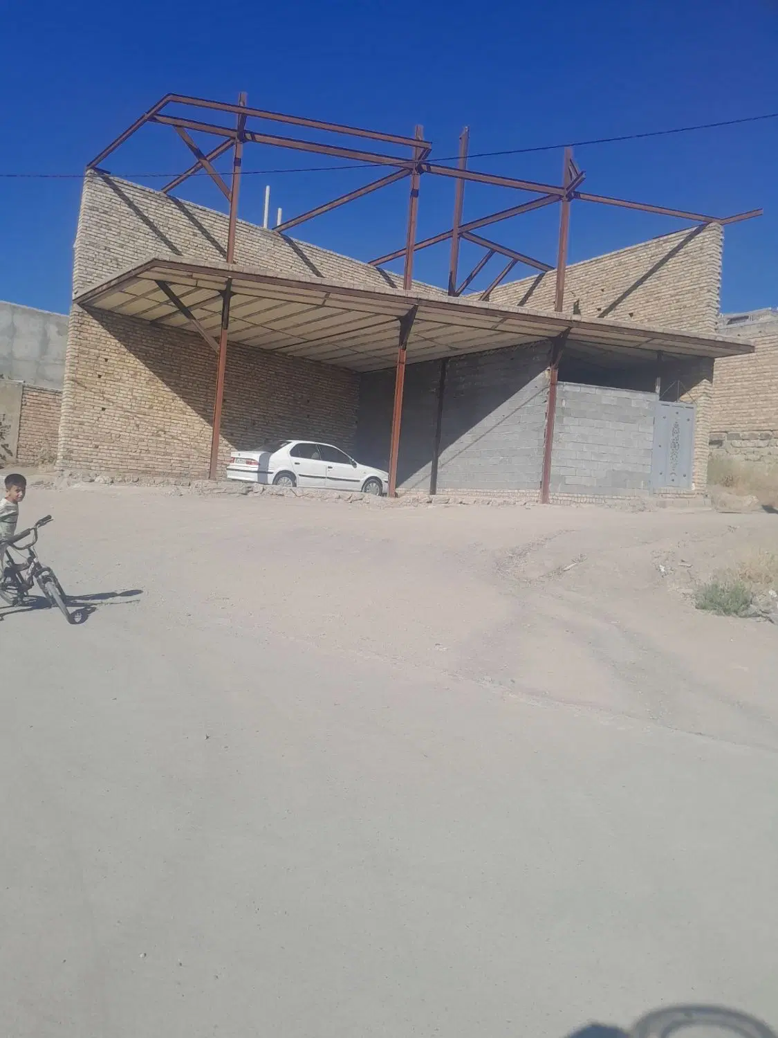 خانه نیمه کاره