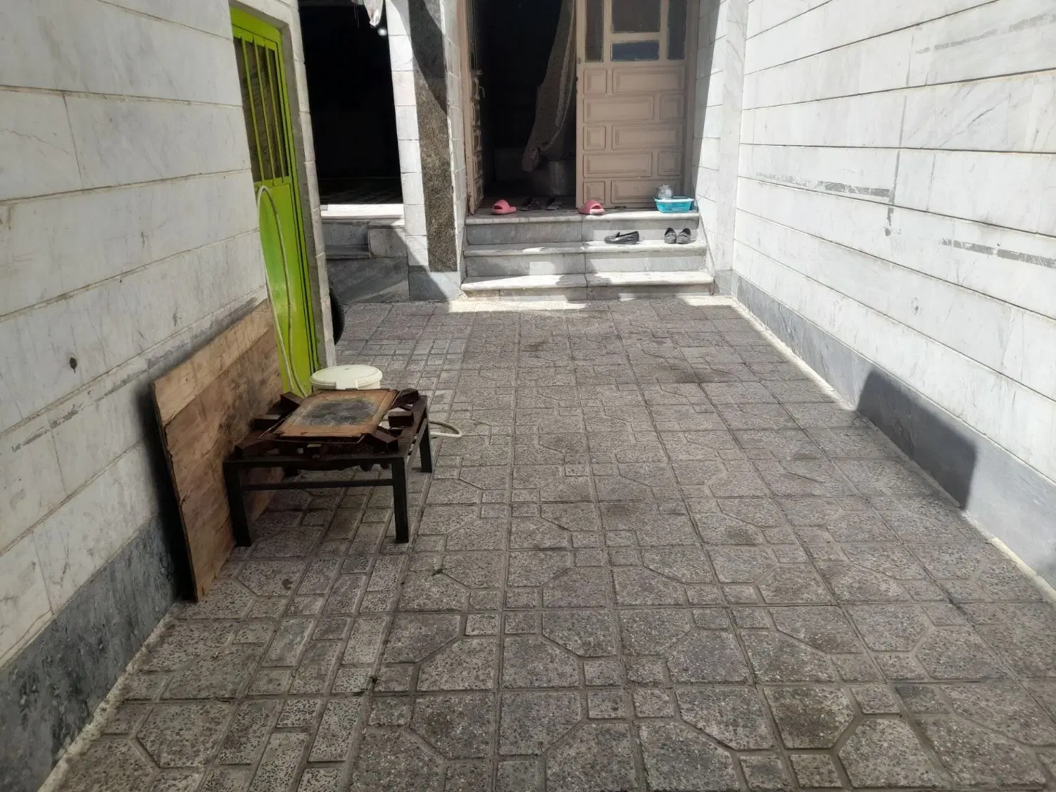 خانه تمیز برای خانواده بهر خیابان