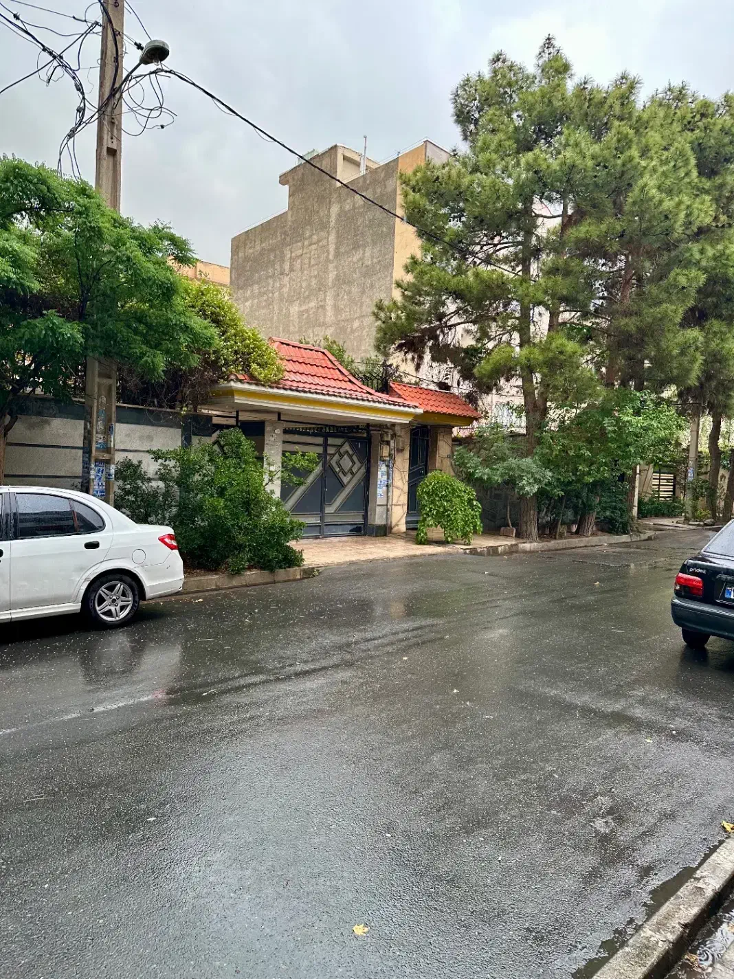 ویلایی دربست ۴۰۰ متر زمین _۳۵۰ متر بنا در دو طبقه