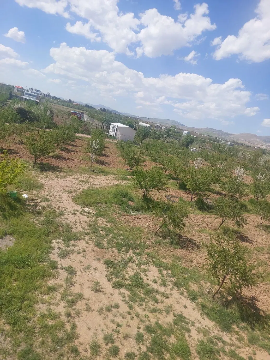 فروش زمین رشتقون سنددار دارای چاه آب فول امکانات