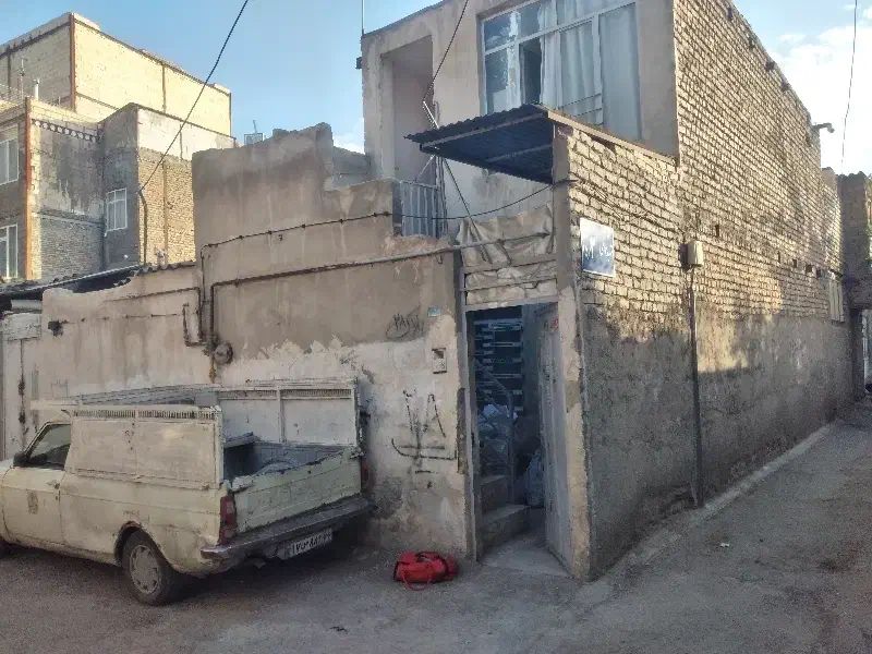 خانه ۵۰ متری سردونبش طبقه اول باجای پارک