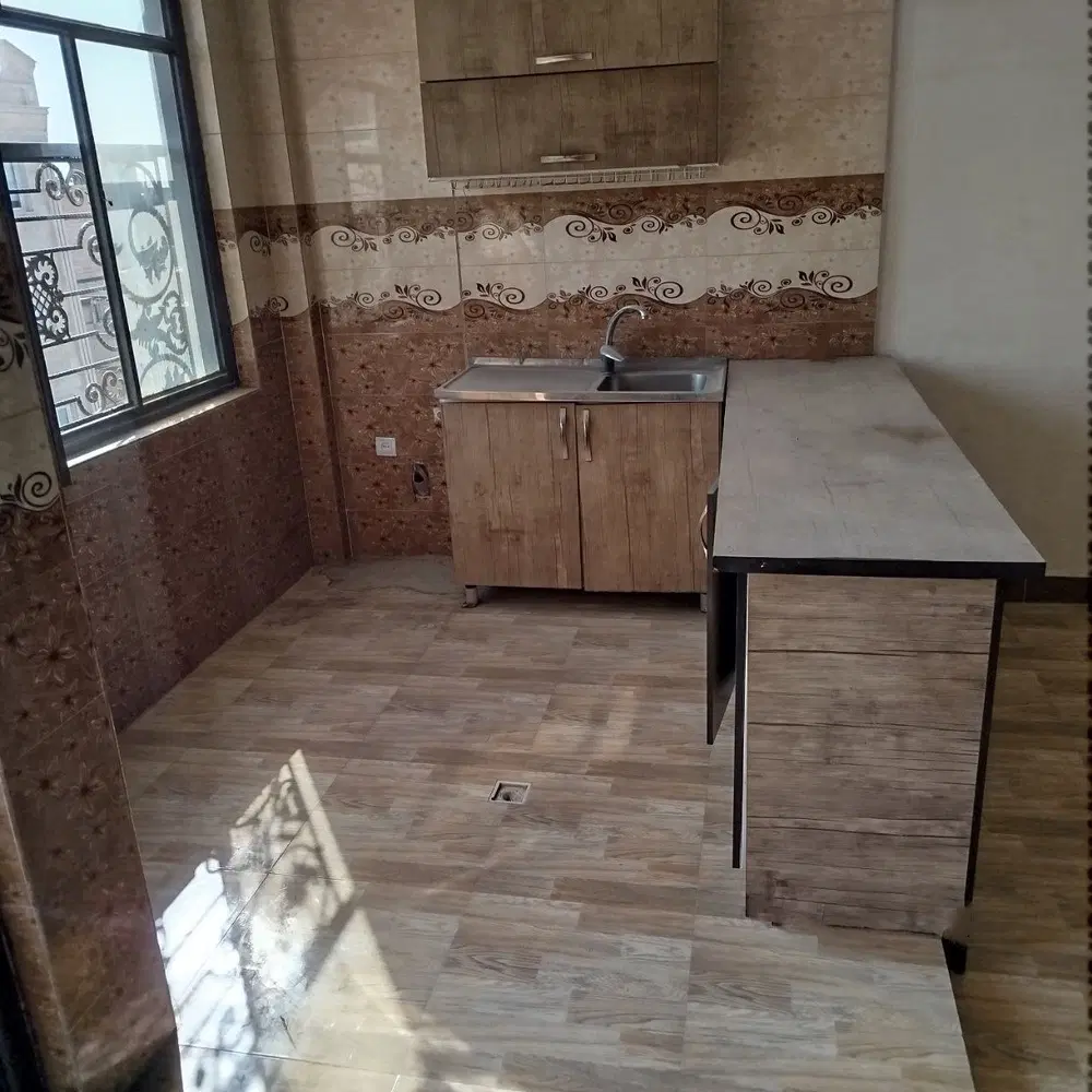 آپارتمان ۶۷ متری تمیز