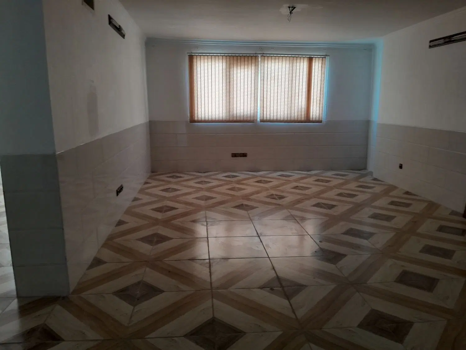 اجاره طبقه بالا مغازه مسکونی