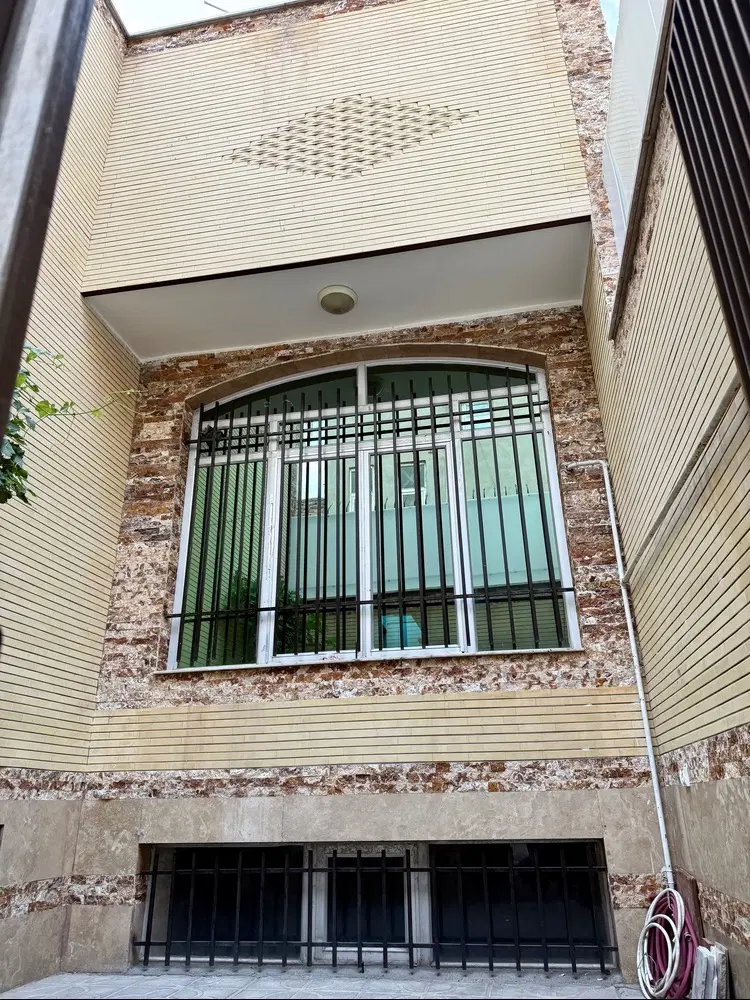 خانه دو طبقه ایل گلی (شاهگلی)