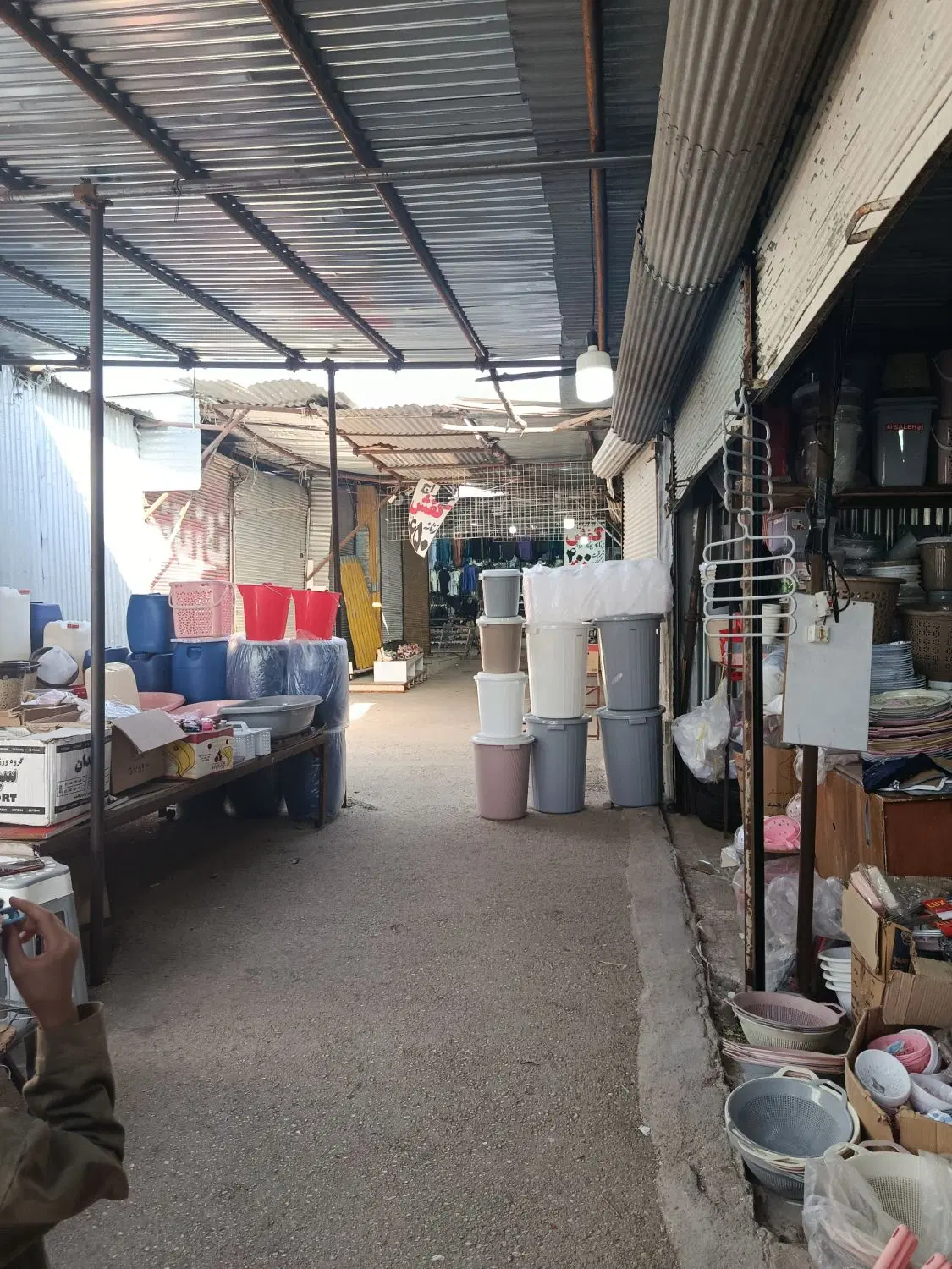 فروش یک دهنه مغازه در جمعه بازار