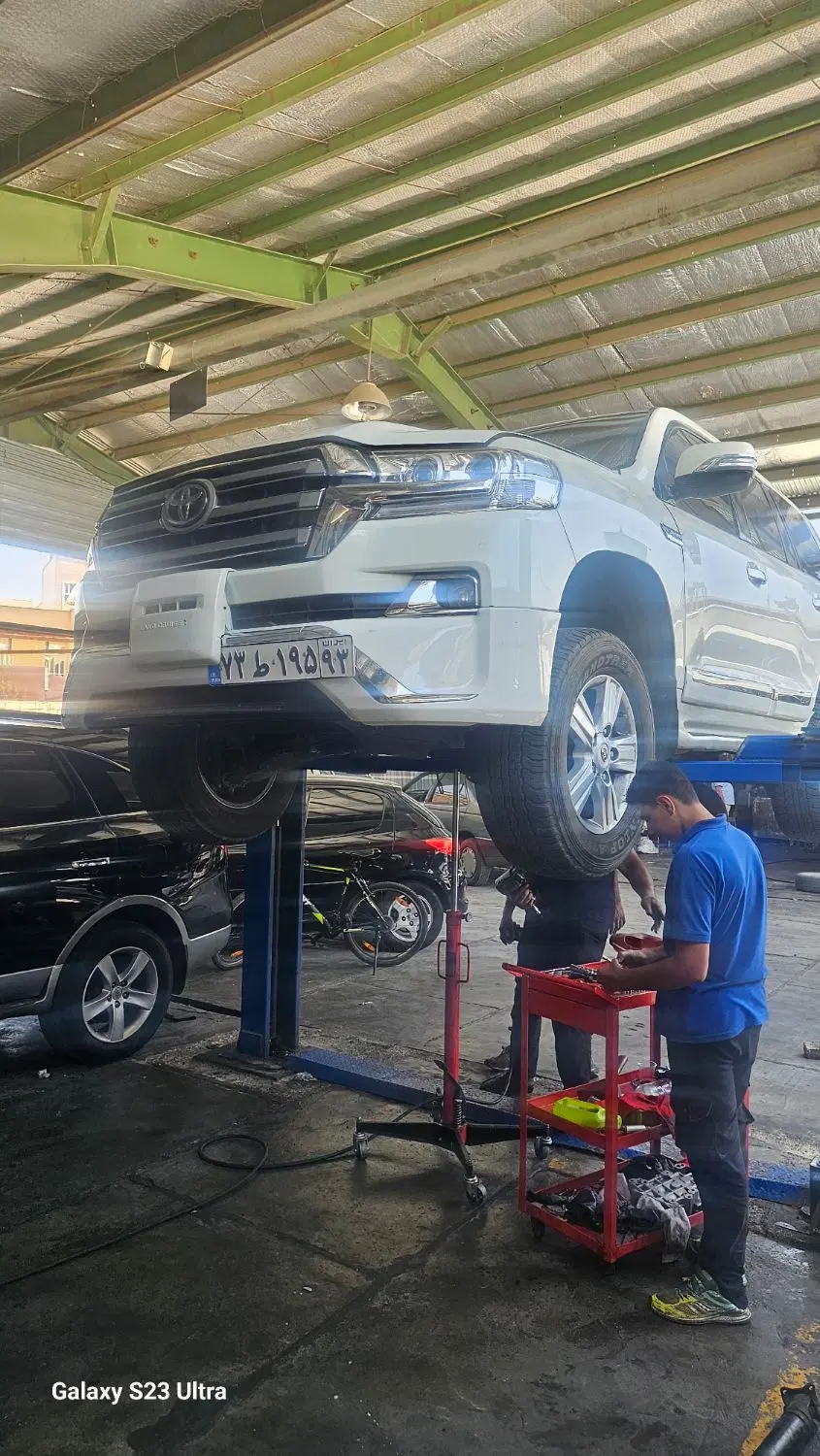 اجاره دهنه مغازه داخل گاراژ صافکاری و مکانیکی