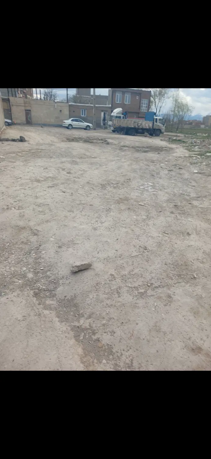 زمین با نقشه پروانه