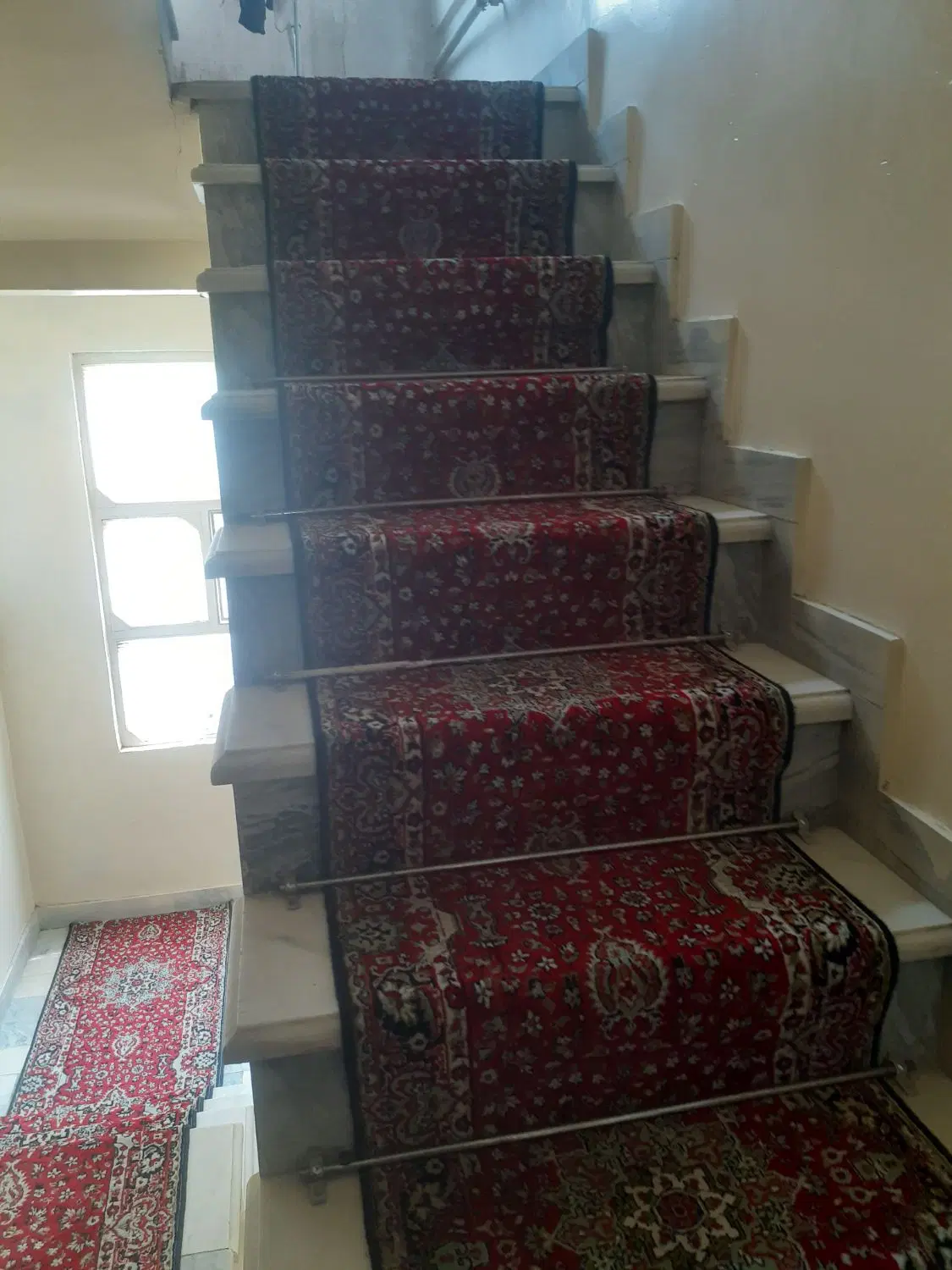 فروش حیاط۲۰۰متری در شهرک سفیر امید۲طبقه ۳ وادی