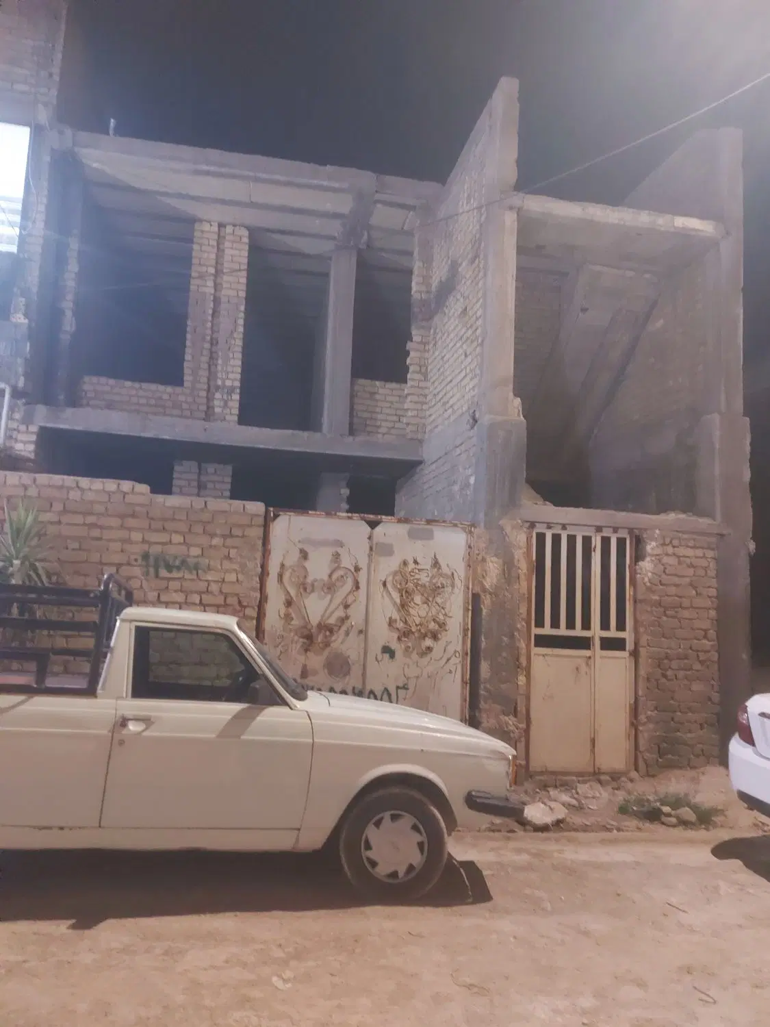 اسکلت دوطبقه ماه فیروزان