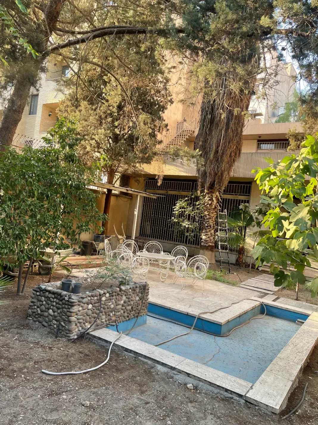 ۱۴۰متر ۳ خواب فول امکانات در ایرانشهر