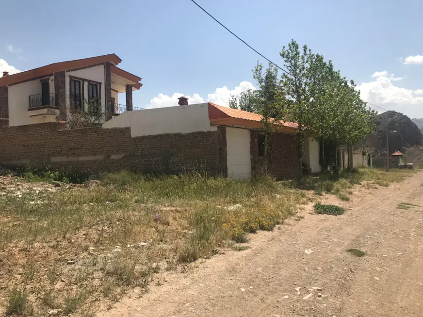 زمین ۵۰۰ متری شمالی آتشگاه