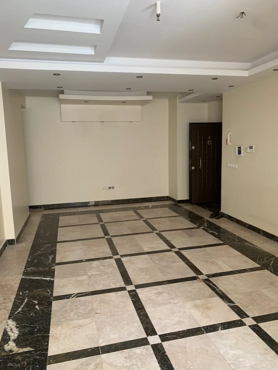 ۸۵مترشریعتی مقابل سینما ایران