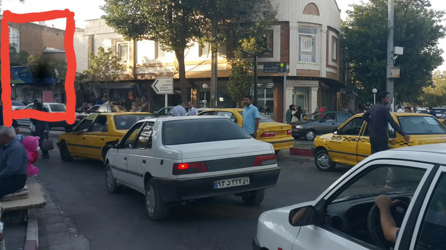 سه نبش تجاری مسکونی مرکز شهر