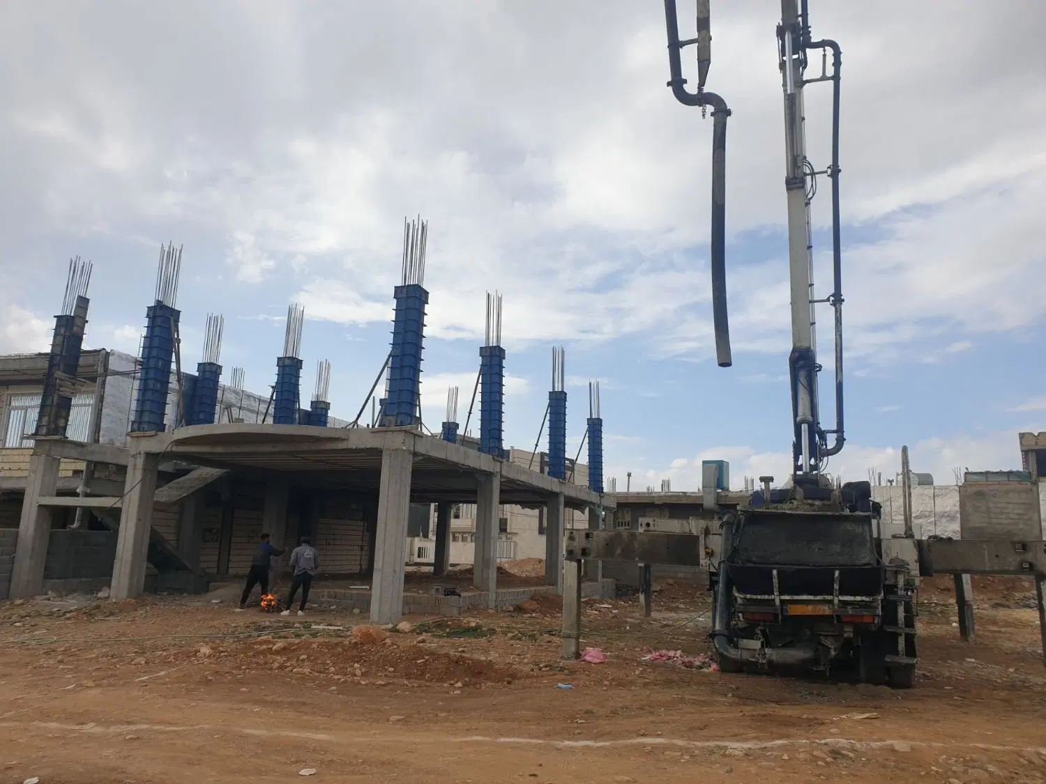 اسکلت ساختمان بنسنجان