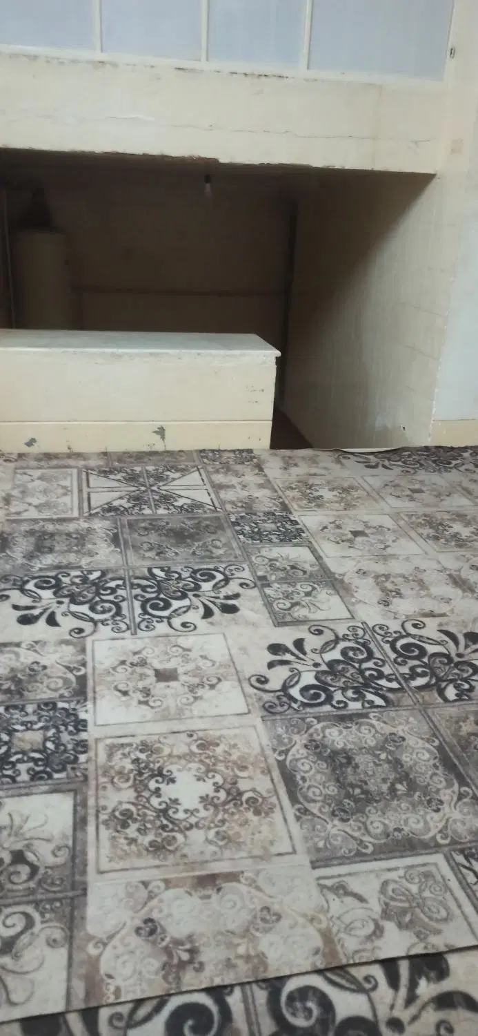 زیر زمین ۵۰ متری محله و موقعیت خوب