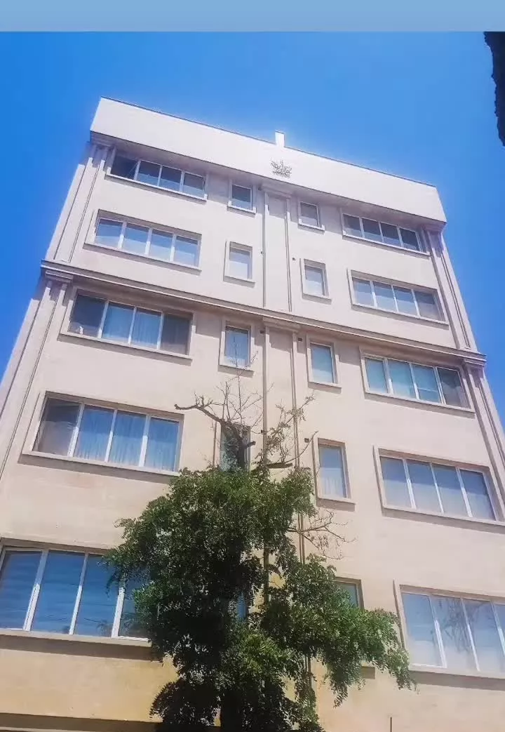 حاشیه خیابان اصلانی(صبای غربی )