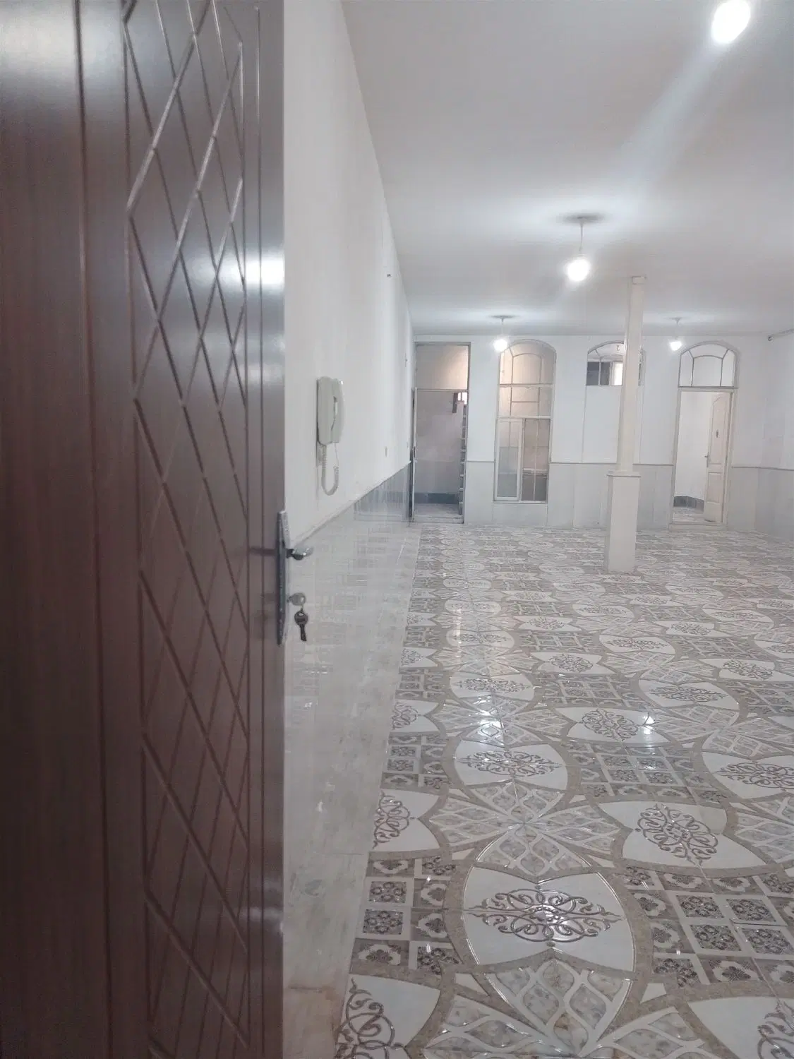 اجاره مسکونی150متر زیرزمین تمیز ، 1خواب و راه جدا