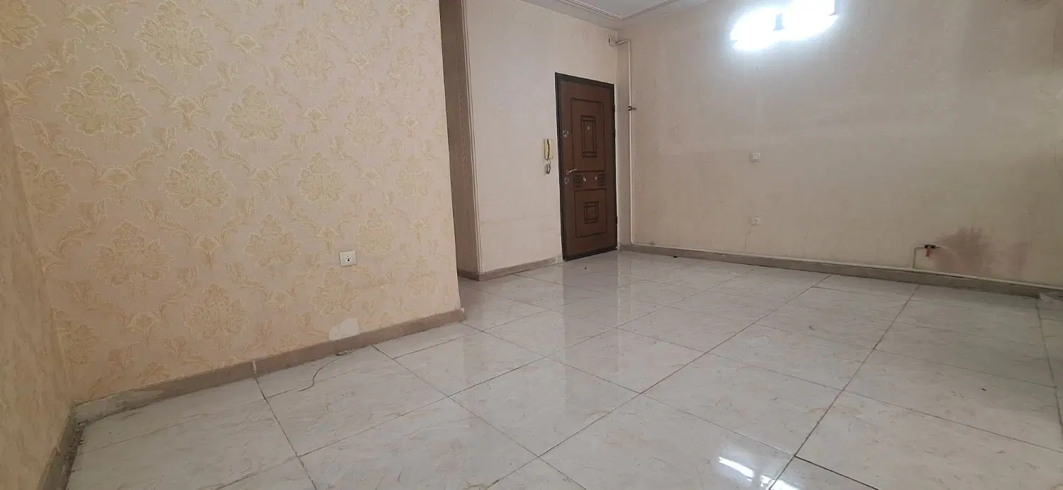 ۶۲ متر دو خواب اذربایجان طبقه اول تک واحدی مترو