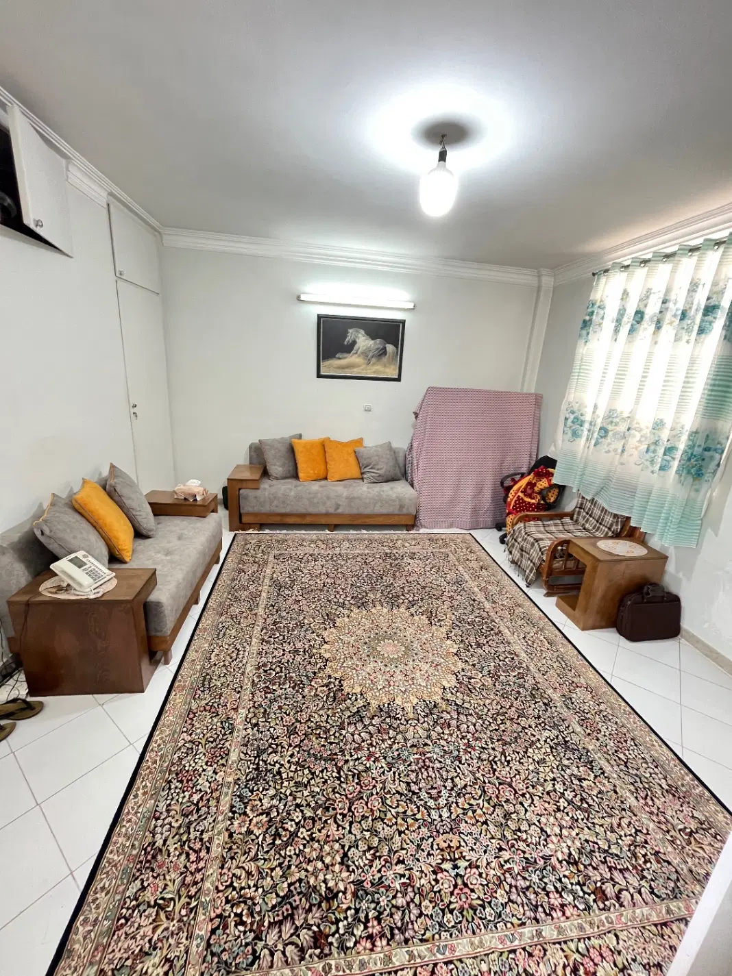 ۴۴متر۱خ سالن مربع تکاوران فروشنده ۱۰۰٪(مهندس زارع)
