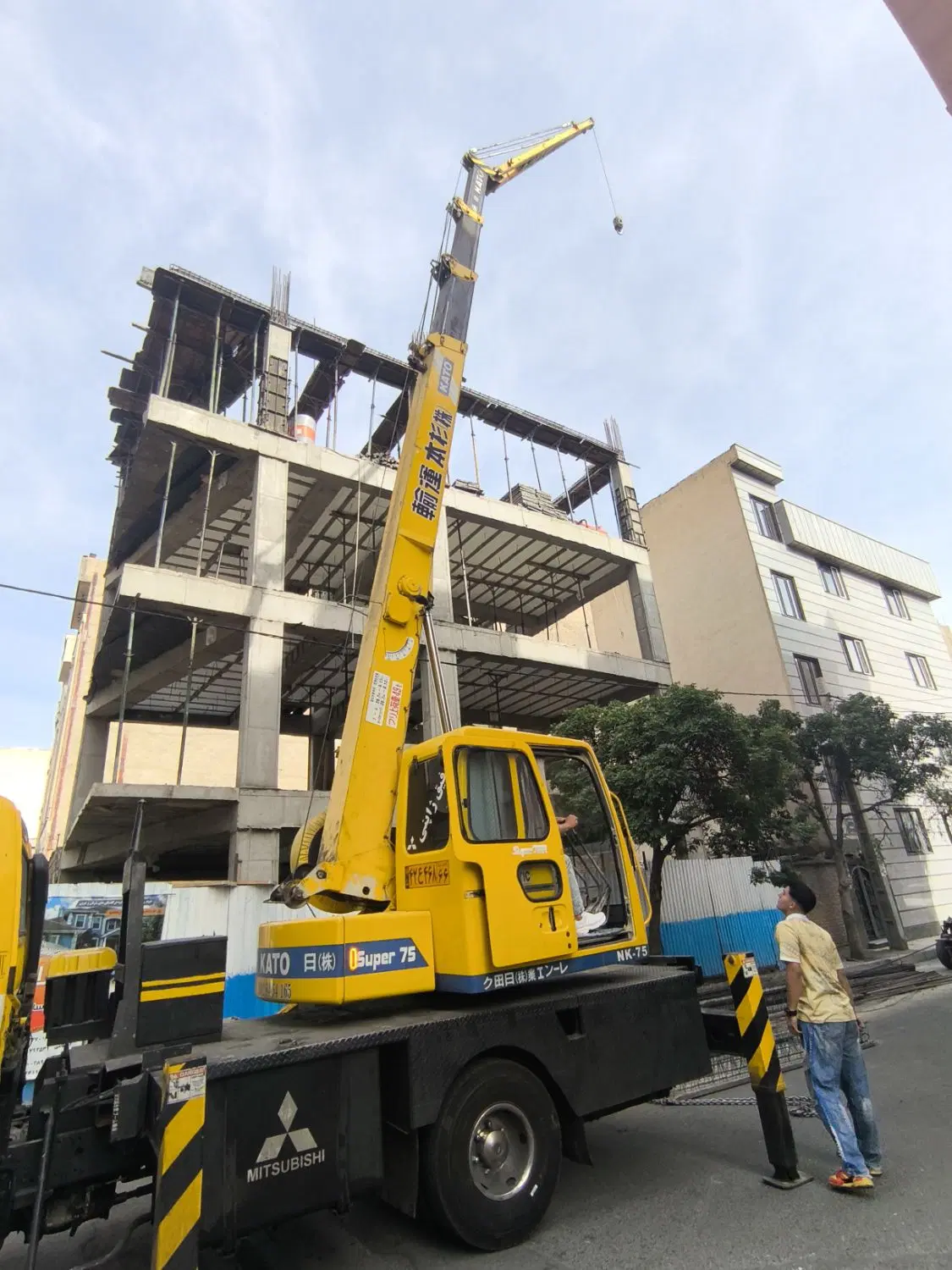 فروش آپارتمان ۹۵ متری دو خوابه گلستان ها