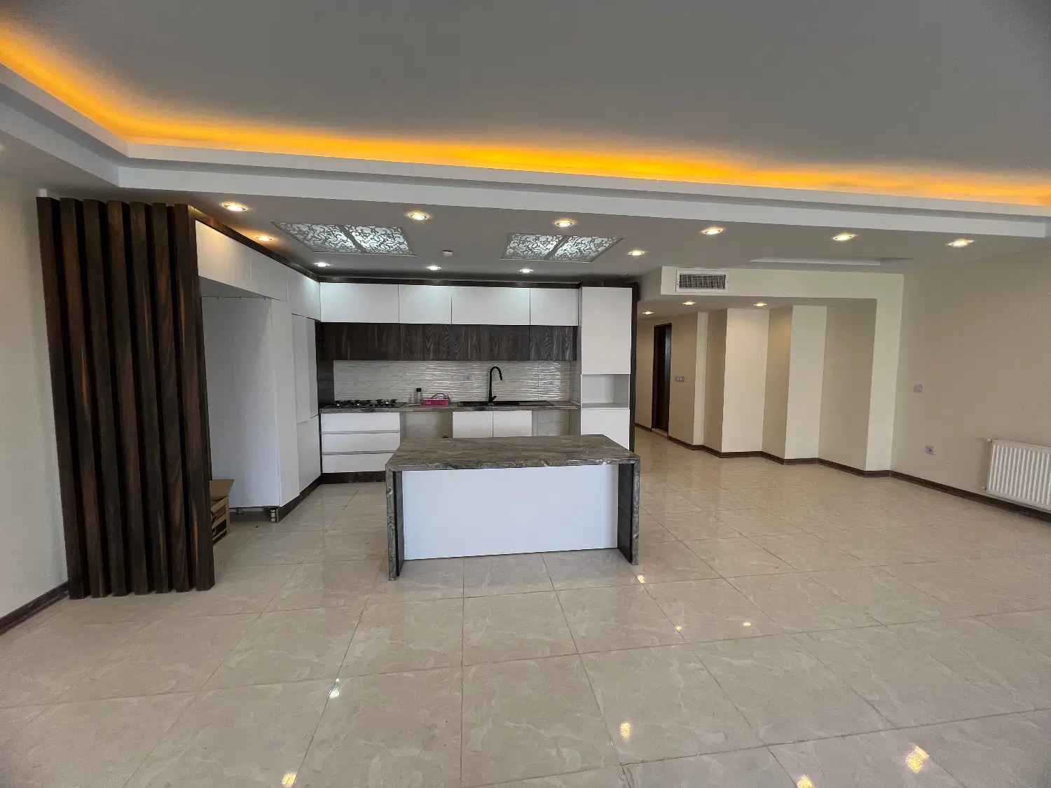 اپارتمان ۱۵۰ متری تکواحدی کلیدنخورده