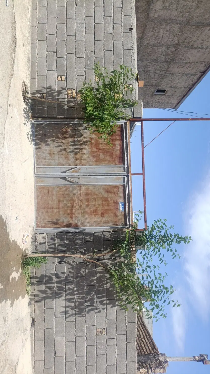 خانه ویلایی ۲۰۰ متر فروشی