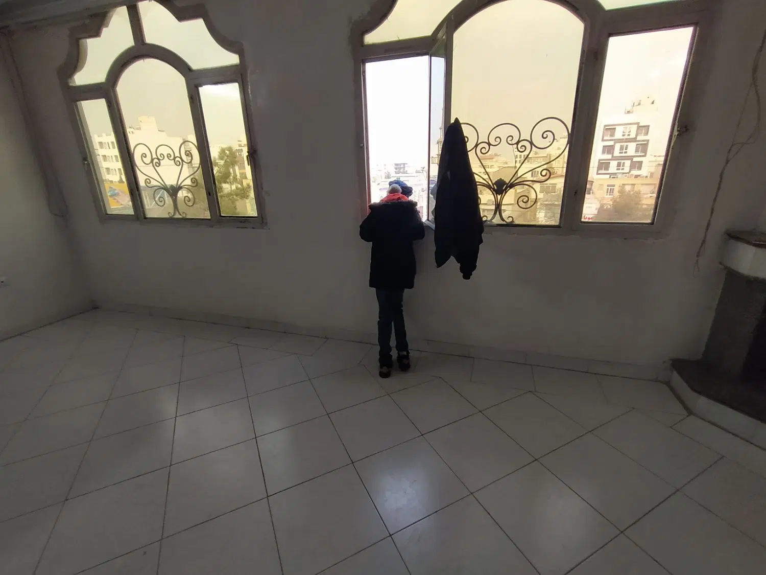 آپارتمان ۹۰ متر ۲ خوابه طبقه دوم