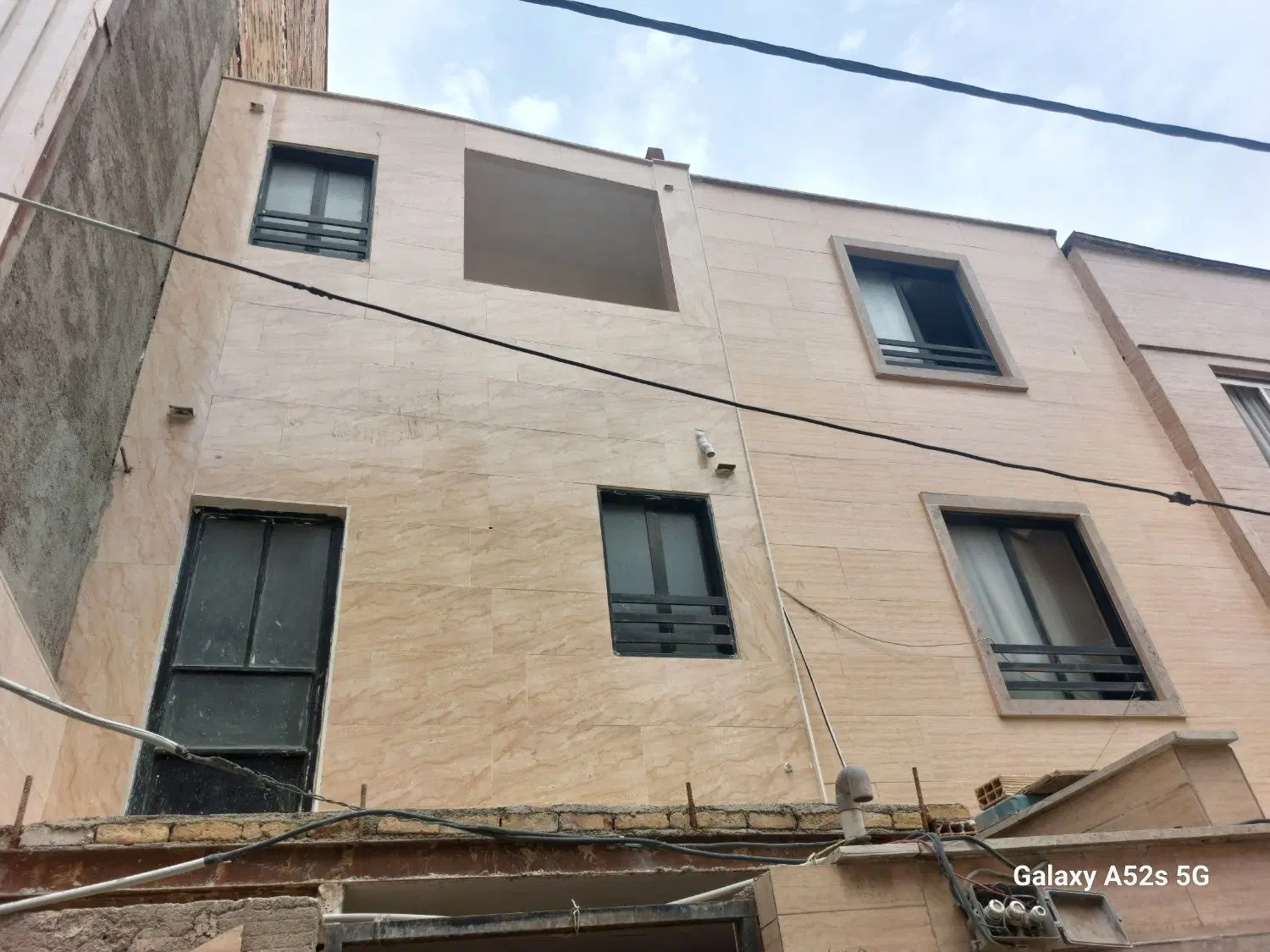 آپارتمان ۳ طبقه
