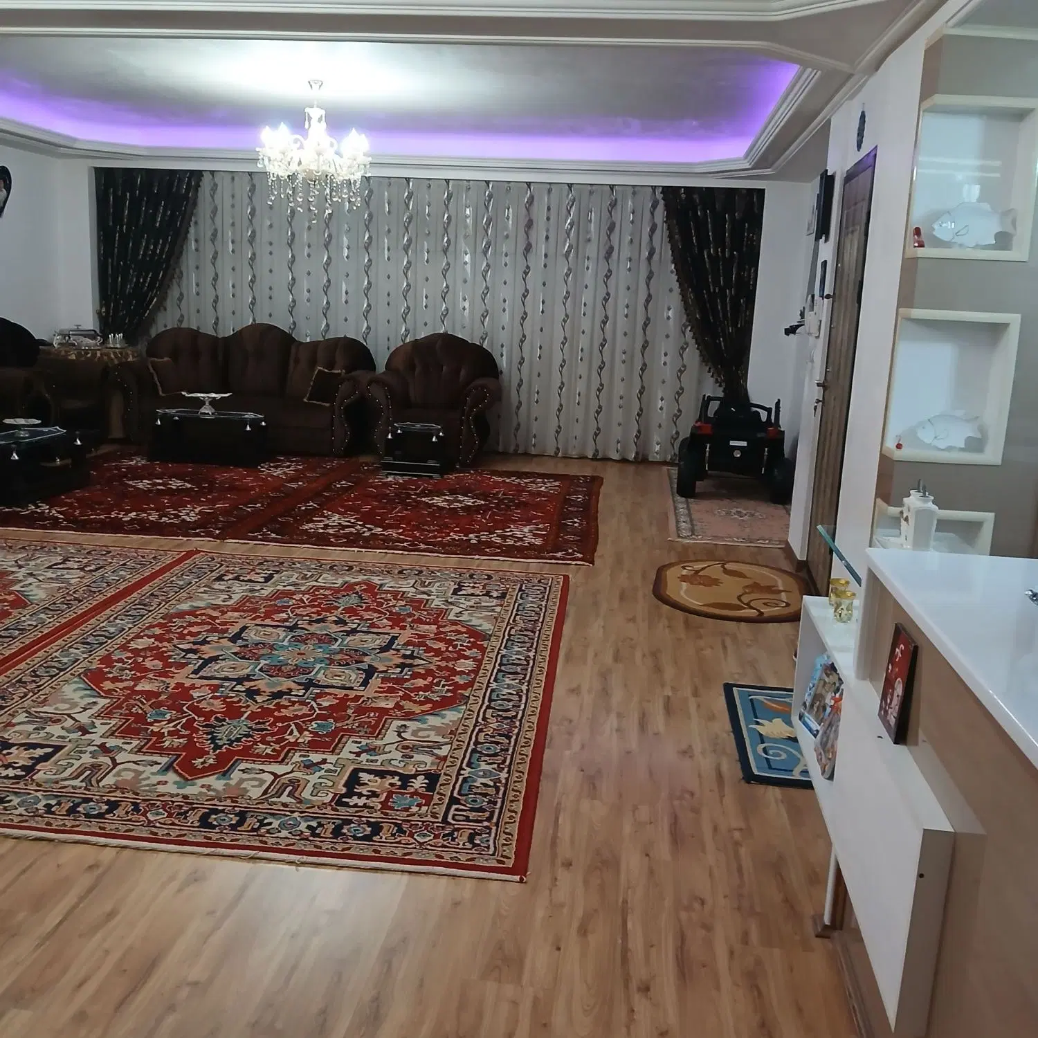 آپارتمان جنوبی خوش نقشه برخیابان راجی مرزداران