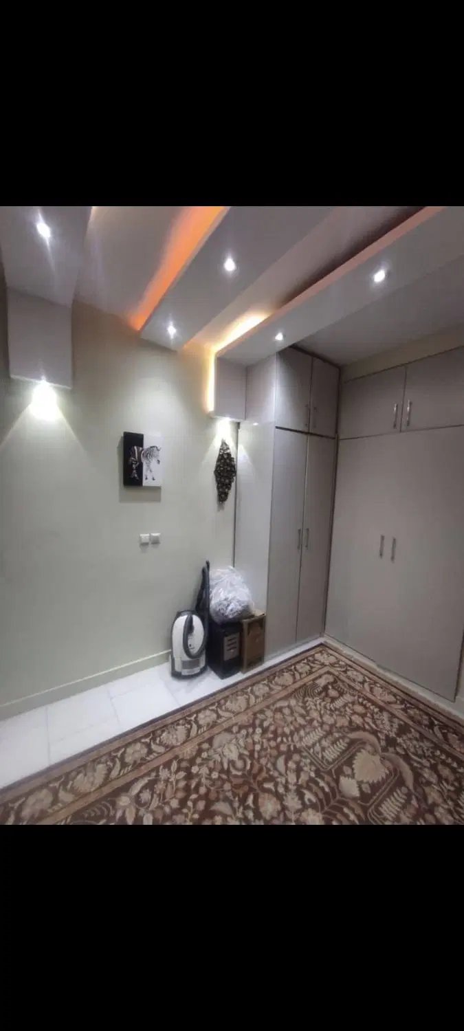 اجاره ۸۰ متر ۲ خواب روبه نما ویو دریاچه