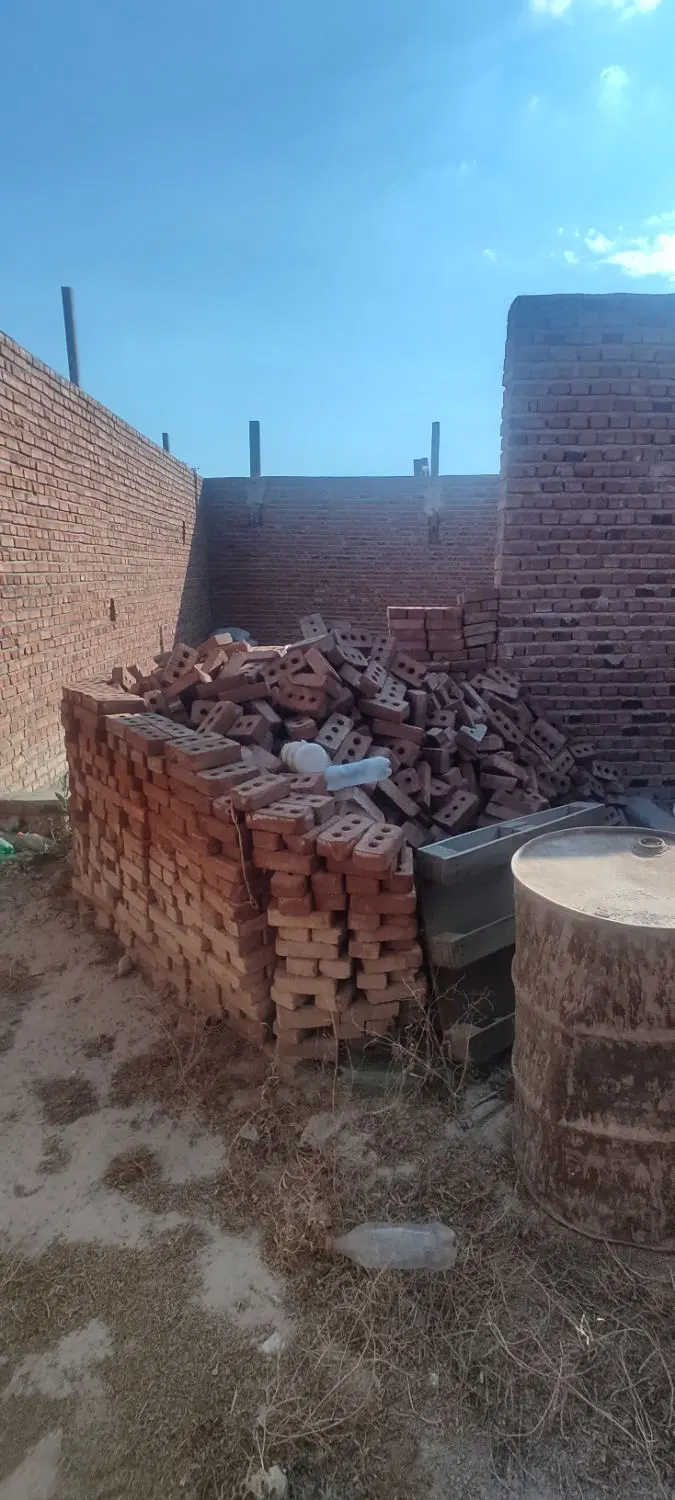 قطعه زمین محصور شده