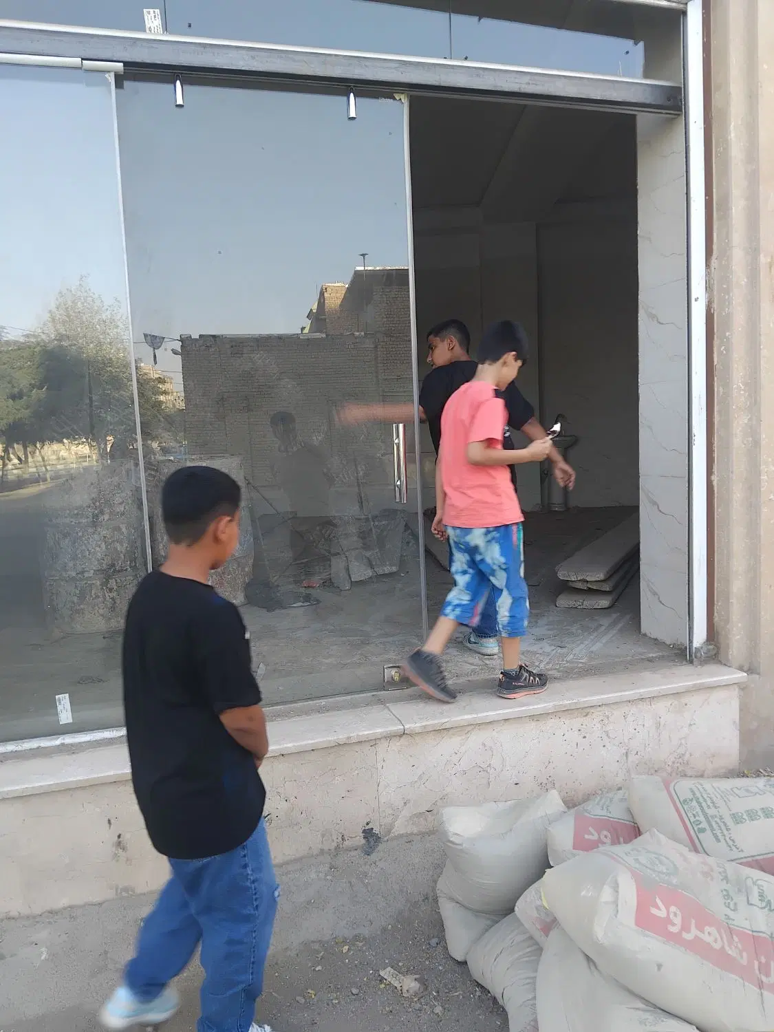 پاکدشت مغازه۷۵ متری  و ۳۵ متری بر بلوار