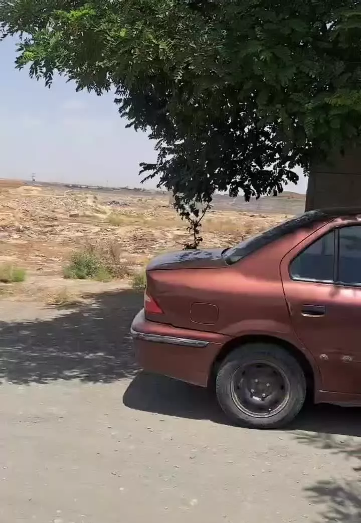 زمین ۹۸متری