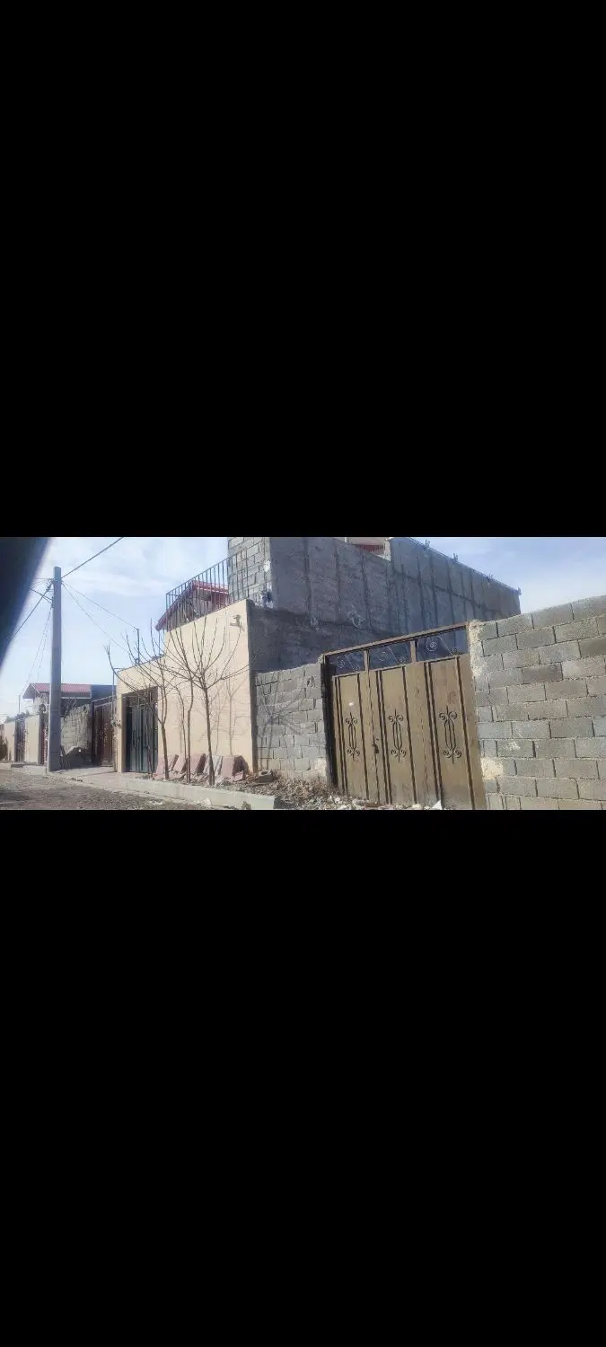 یک قطعه زمین چهار دیواری ۱۲۰ متری