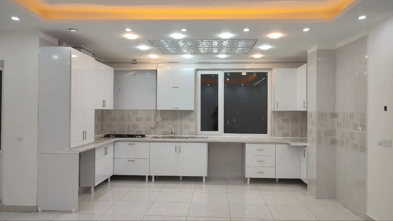 تجاری مسکونی سه طبقه و بهار خواب