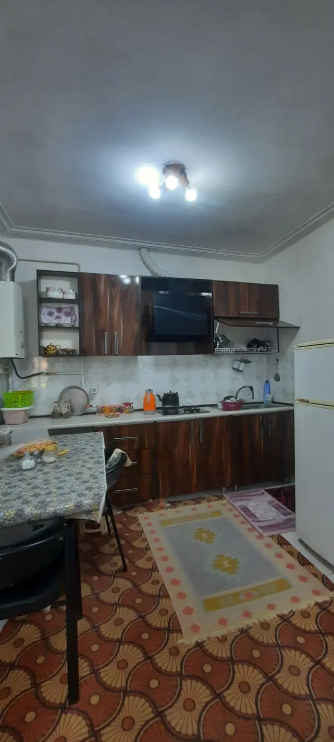 ویلایی ۱۳۰ متری و۲ مغازه