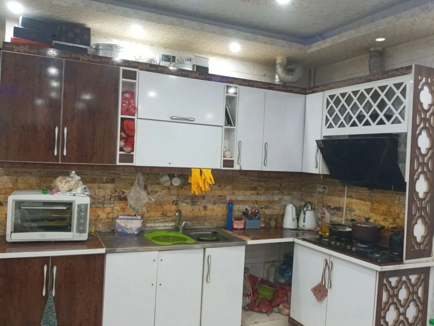 یک واحد از چهار واحده،هدیه۴ طبقه بالا