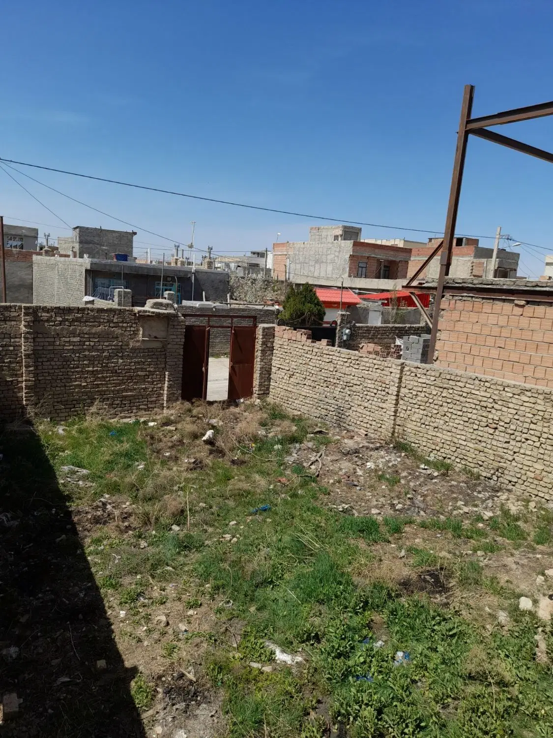 زمین فروشی