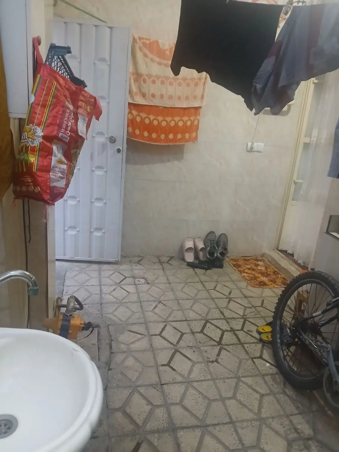 خانه ویلایی شقایق ۹ دانش سوم ۵۵متری