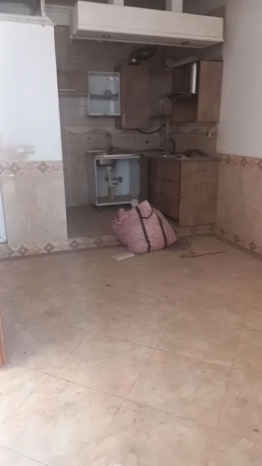 طبقه بالا یک خواب مجردی
