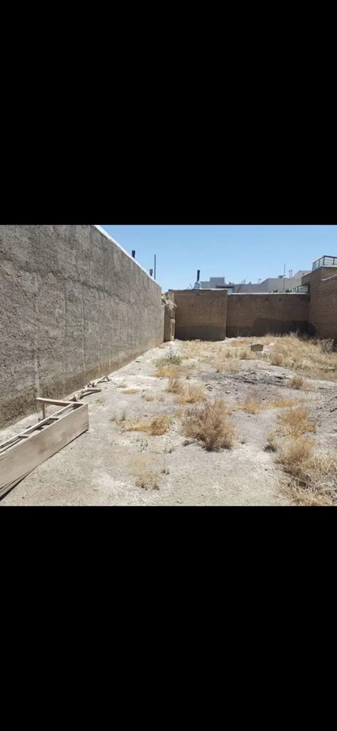زمین ۱۴۵متری