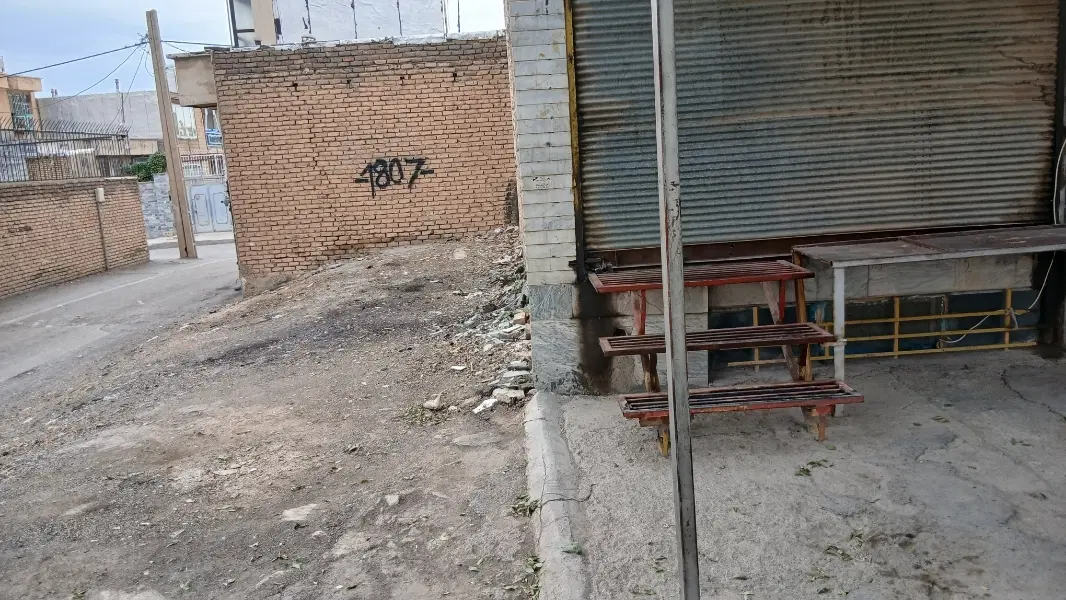 مغازه ومنزل مسکونی