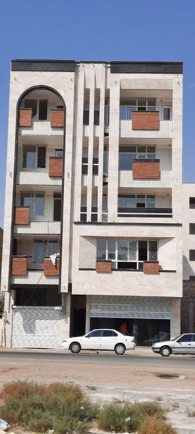 اجاره مغازه ۳۱۰ متری +  بالکن