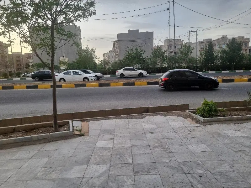 فروش ۶۶ متر تجاری بر فردوسی فاز سه حکیم